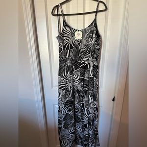 Ann Klein Maxi dress - Large. Black & White